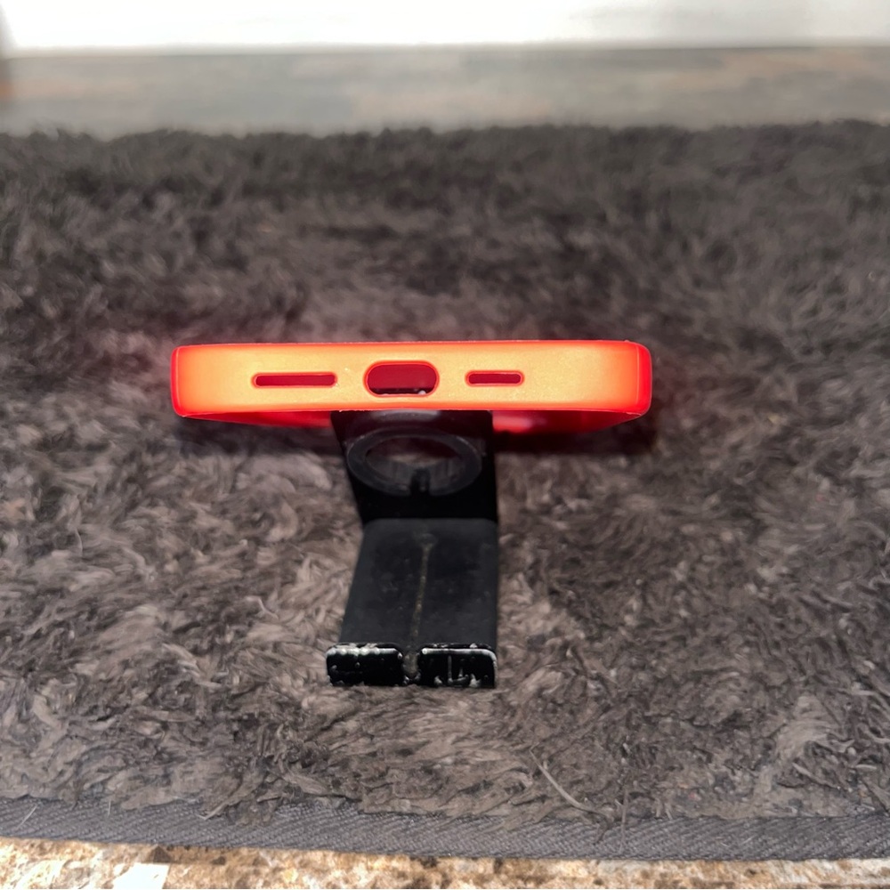 12 Pro Max Red Phone Case 🔥🔥🔥🔥🔥‼️‼️ - Picture 8 of 15